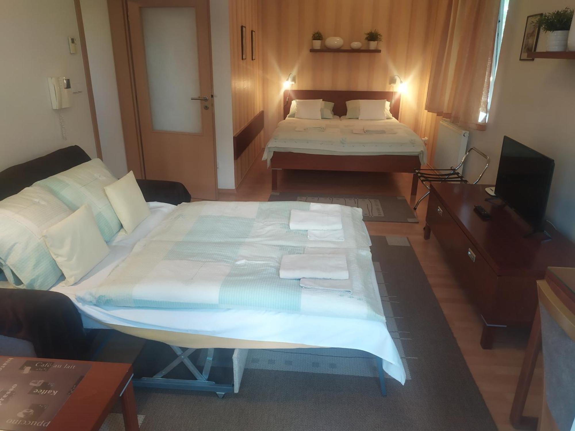 Gonda Apartments Hradec Králové Esterno foto