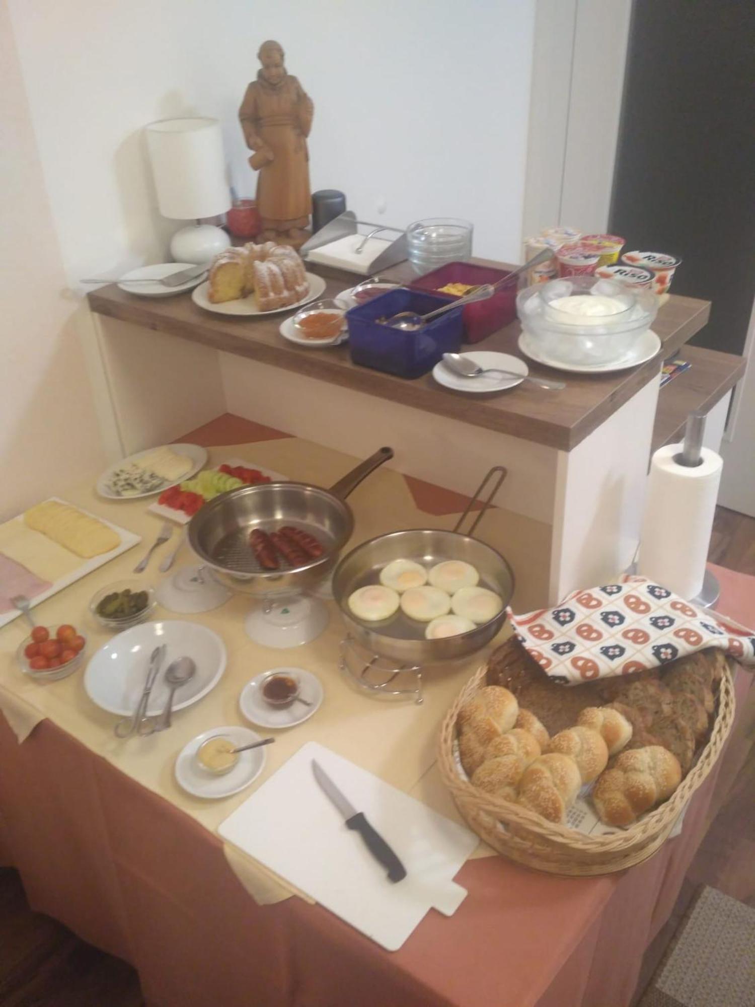 Gonda Apartments Hradec Králové Esterno foto
