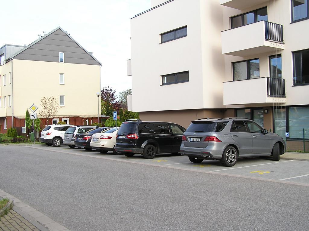 Gonda Apartments Hradec Králové Esterno foto