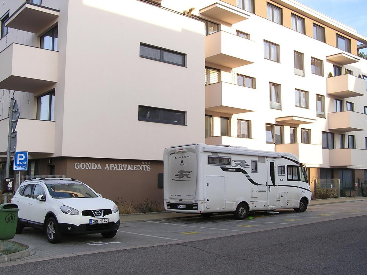 Gonda Apartments Hradec Králové Esterno foto